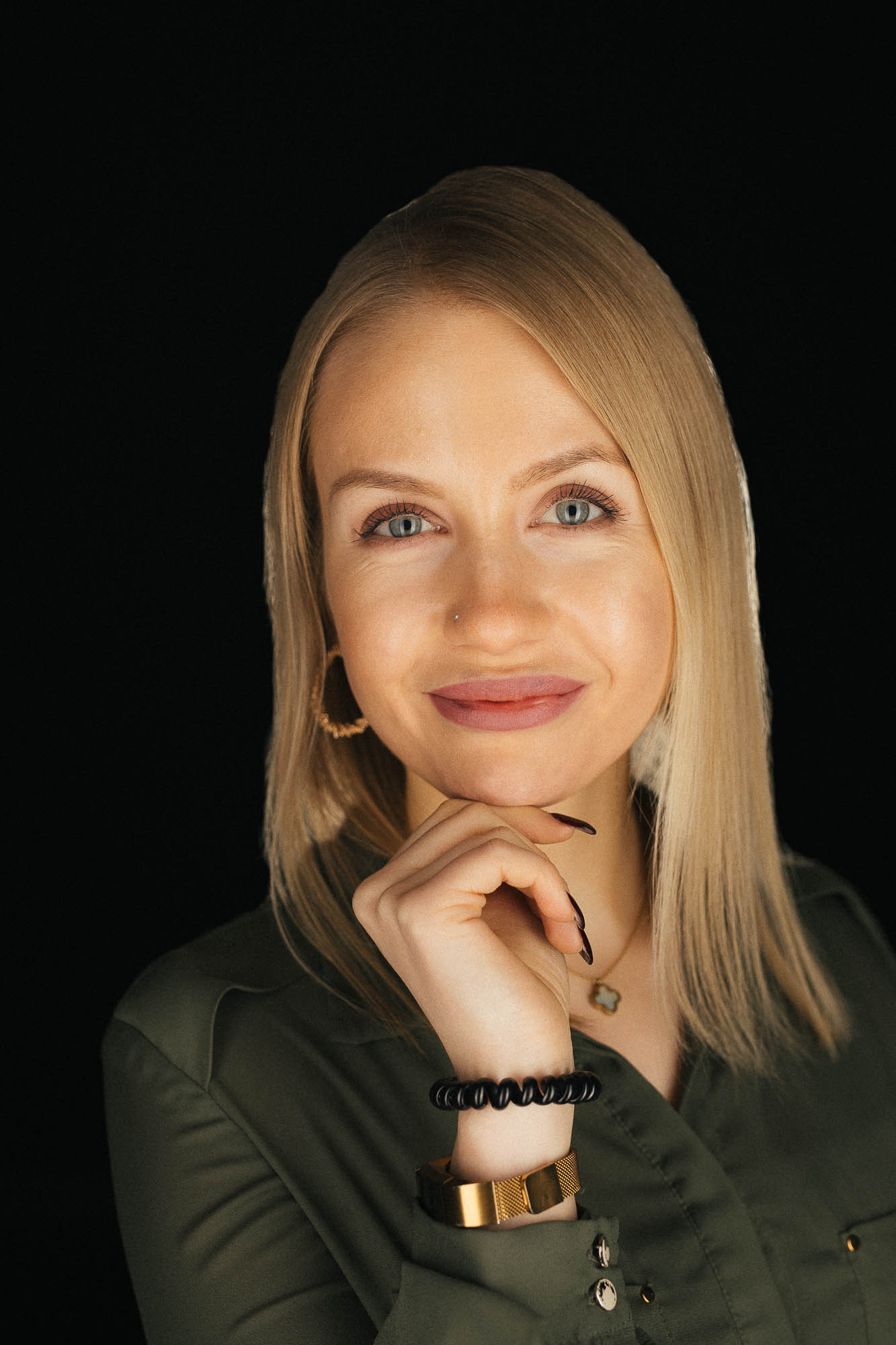 Export x3 Headshot  06527 Dez 01 2019 Bearbeitet Headshots 2019  Miro Nicole Nadine